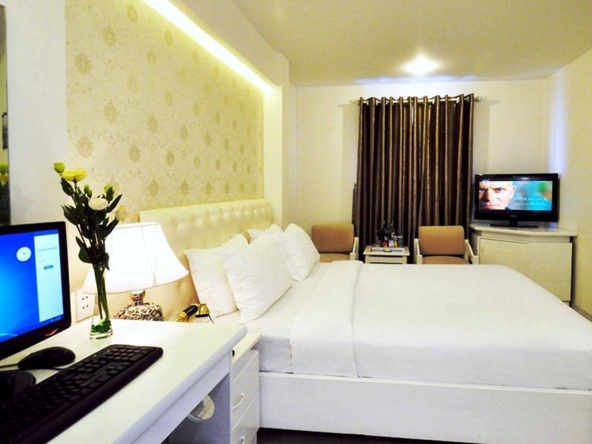 The White Hotel 8A Thai Van Lung Ho Şi Min Dış mekan fotoğraf